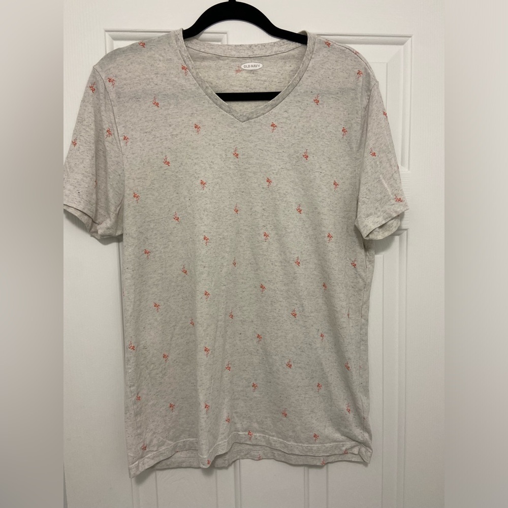Old Navy Women’s Medium Gray and Pink Flamingo Short Sleeve Tee